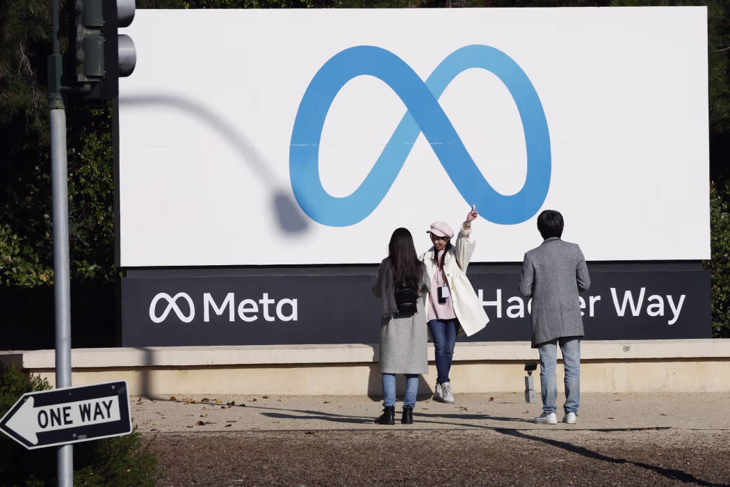 从社交广告到AI软件：Meta Platforms的未来增长引擎揭秘